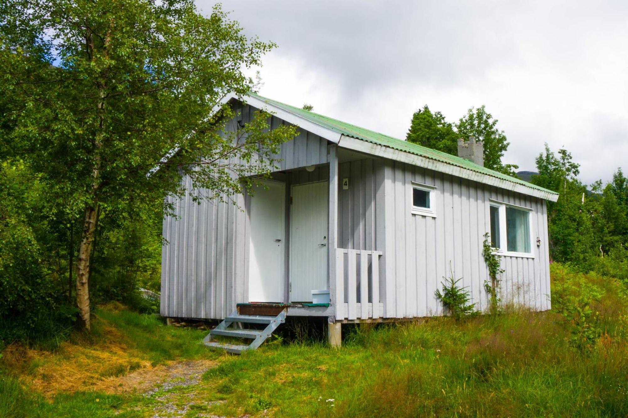 Smordal Hytteutleie Og Camping Hotel Nordfjordeid Exterior photo